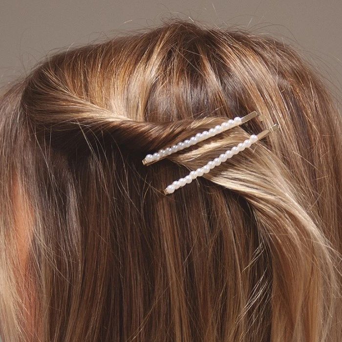 CLIP DORADO LARGO CON PERLAS 2 UNIDADES REF.06932