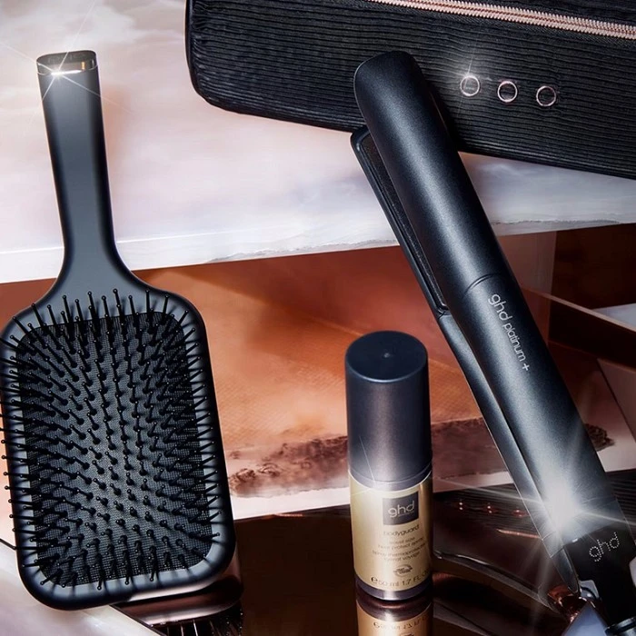 GHD PLATINUM+ STYLER GIFT SET 2024
