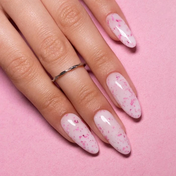 MOLLYLAC RUBBER BASE FLAKES HEMA FREE 10G. MILK PINK