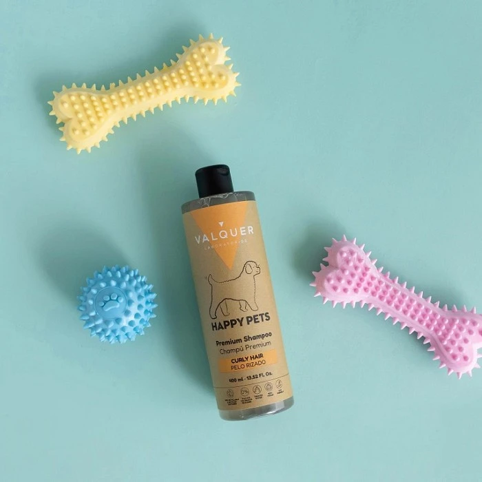VALQUER CHAMPU PREMIUM PARA MASCOTAS DE PELO RIZADO 400ML.